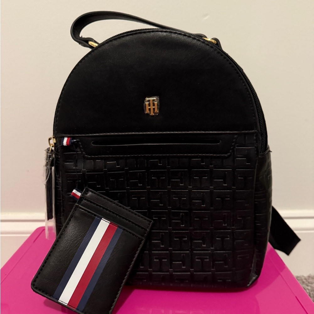 💖NWT Tommy Hilfiger backpack with card case brand 💕